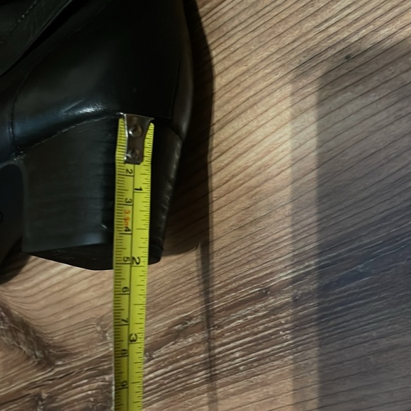 Clarks Size 7.5 M boots waterproof heel Black Leather  Women’s NICE - Picture 11 of 11